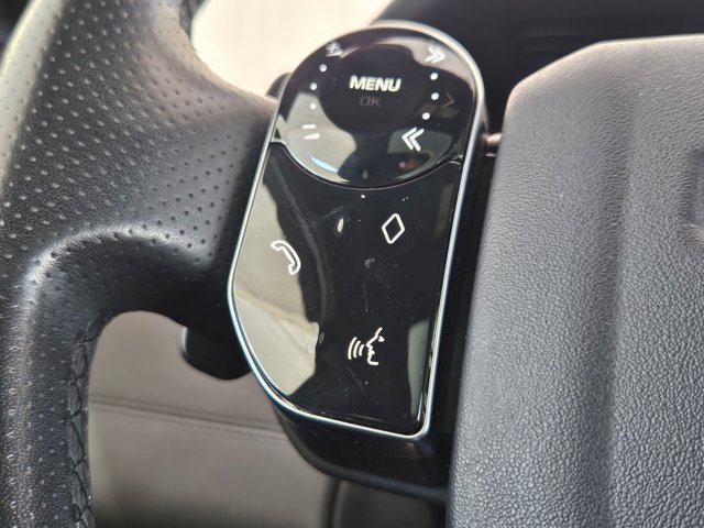 Used 2020 Land Rover Range Rover Evoque R-Dynamic SE image 16