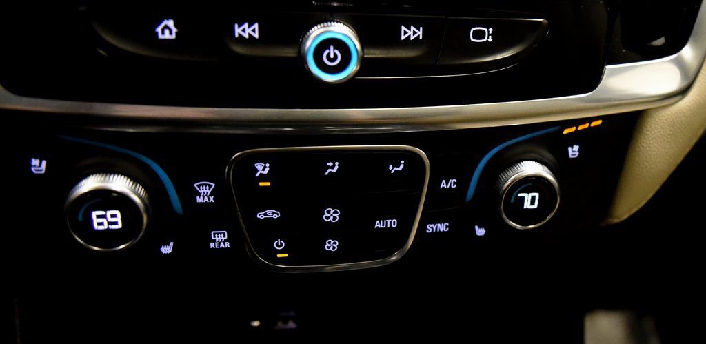 Used 2023 Chevrolet Traverse Premier image 26