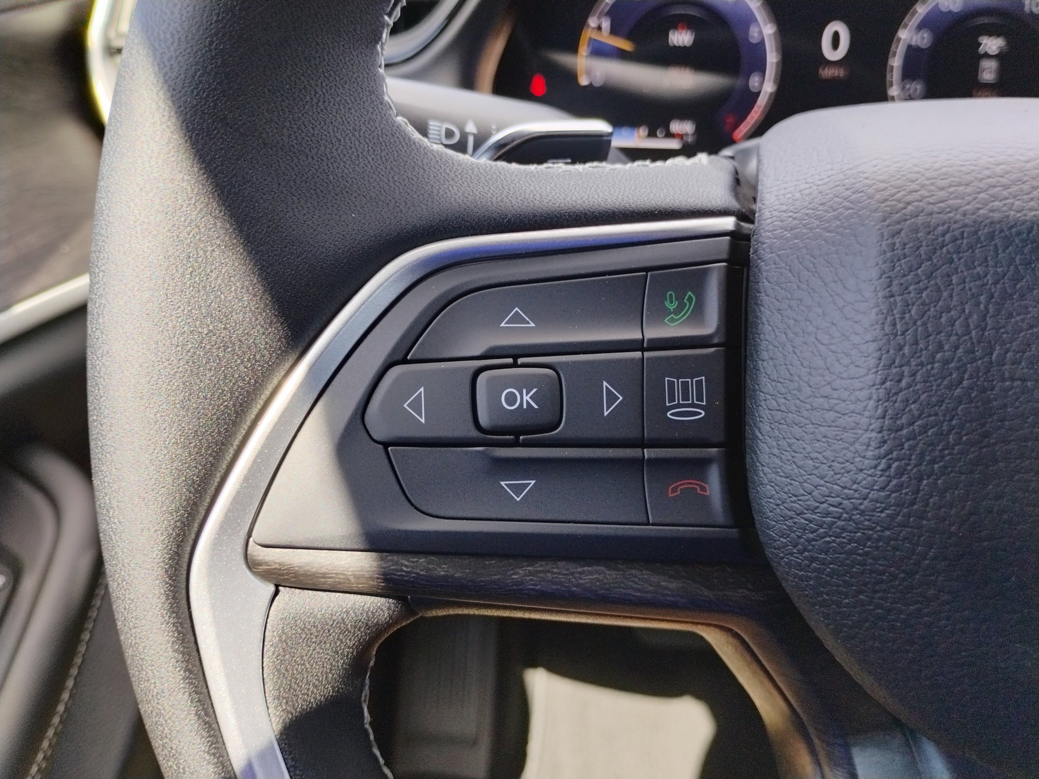 New 2027 Jeep Grand Cherokee Altitude AWD/4WD image 34