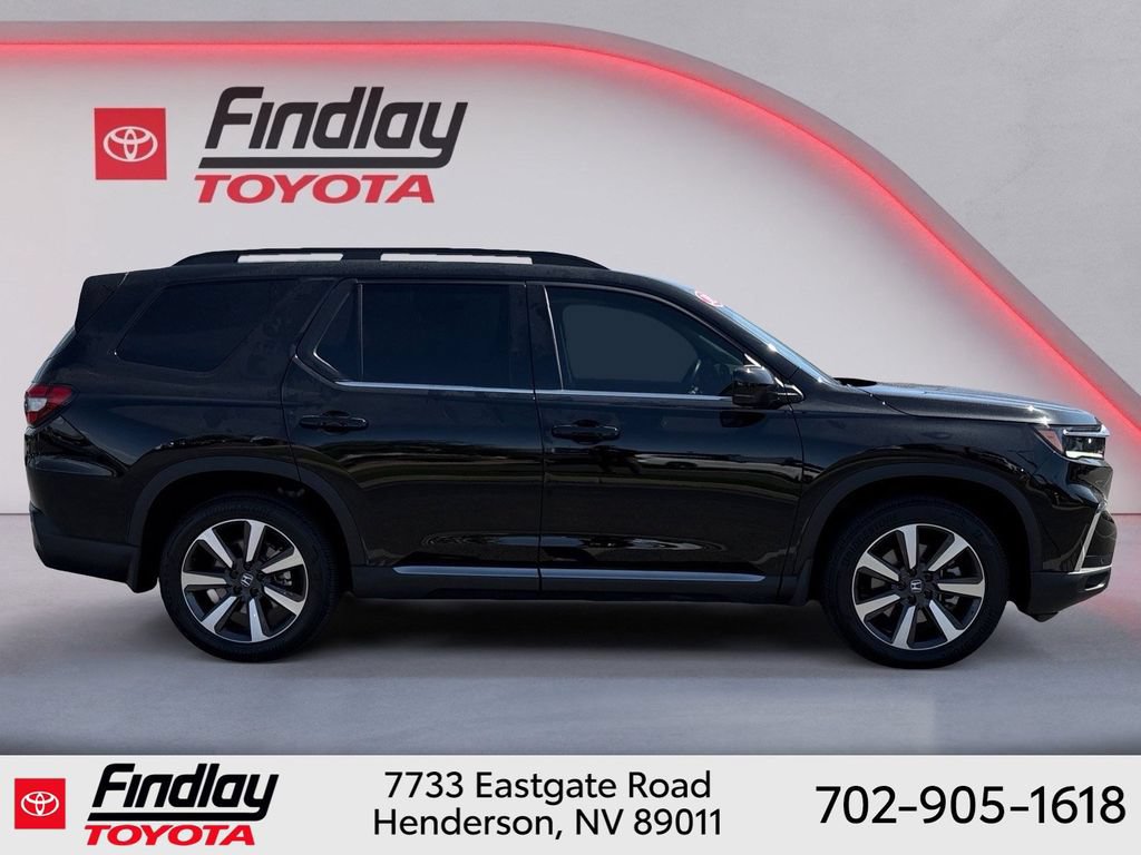 Used 2025 Honda Pilot Touring image 11