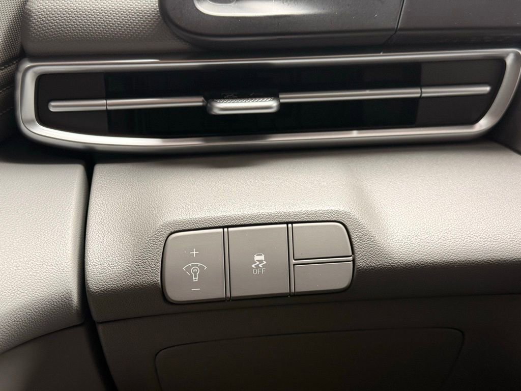 Used 2025 Hyundai Elantra Sport image 10