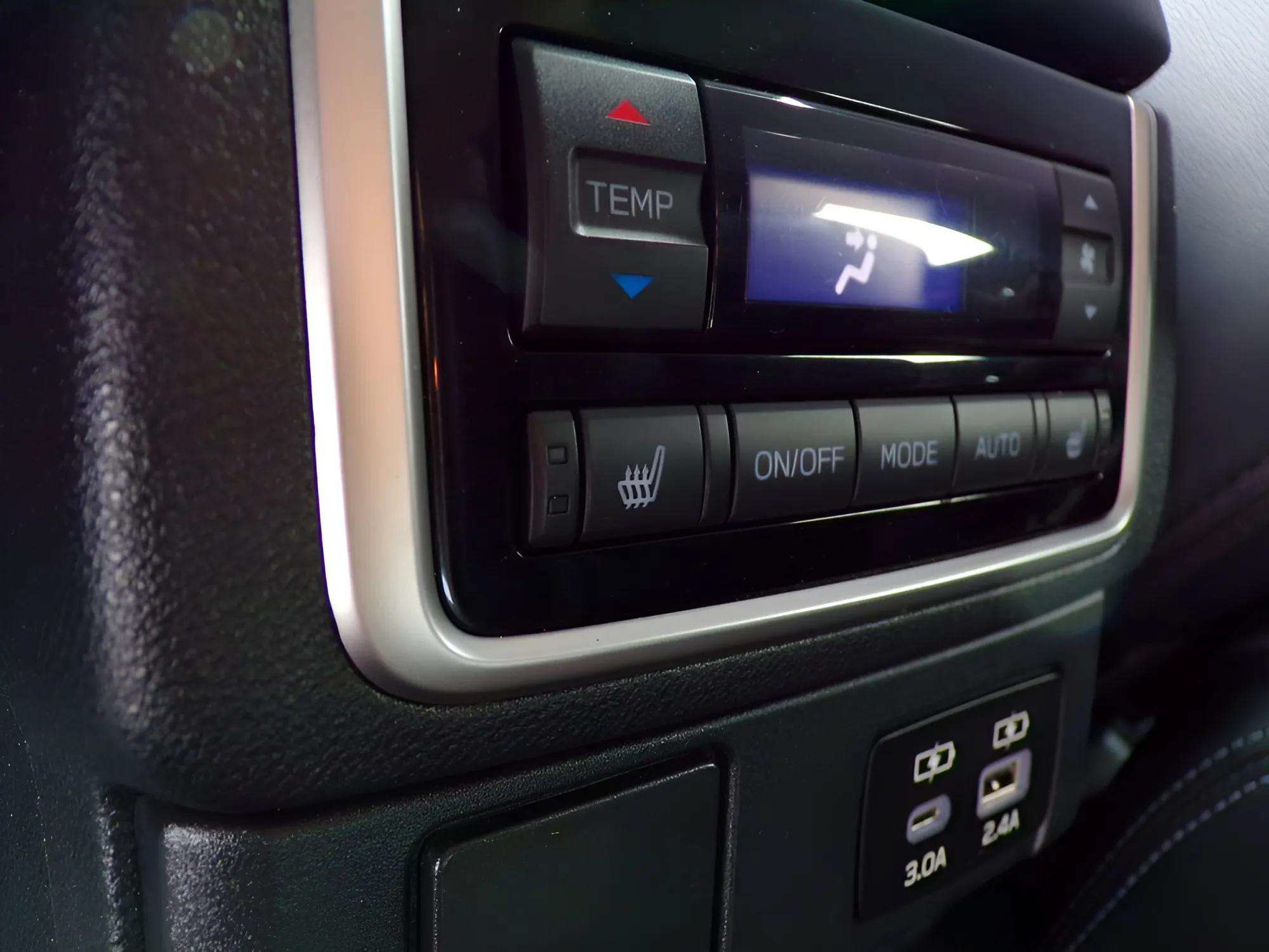 Used 2023 Subaru Ascent Limited AWD/4WD image 20