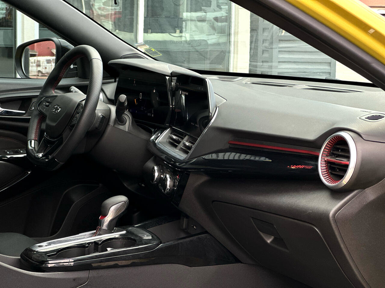 Used 2025 Chevrolet Trax RS w/ Driver Confidence Package image 10