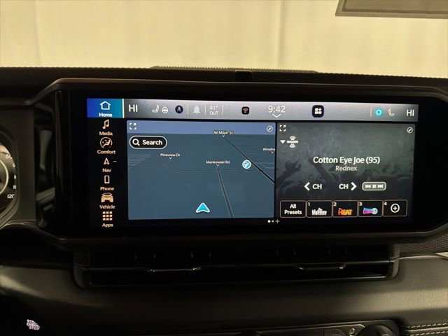 New 2026 Jeep Wrangler Unlimited Rubicon w/ Technology Group image 21