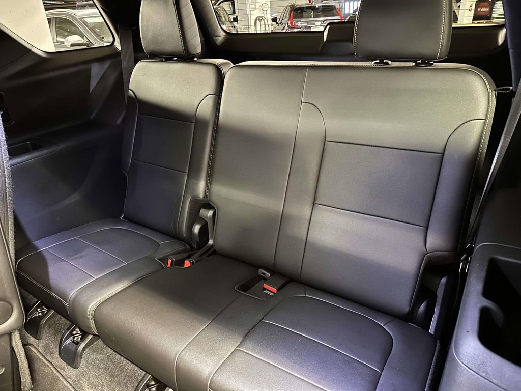 Used 2023 Chevrolet Traverse LT w/ LT Premium Package image 18