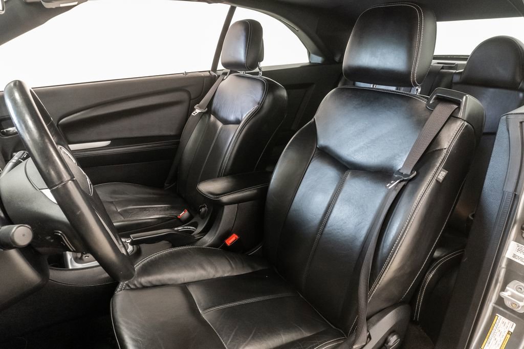 Used 2011 Chrysler 200 Limited FWD image 9