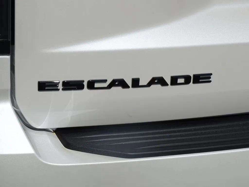 Used 2025 Cadillac Escalade V image 8