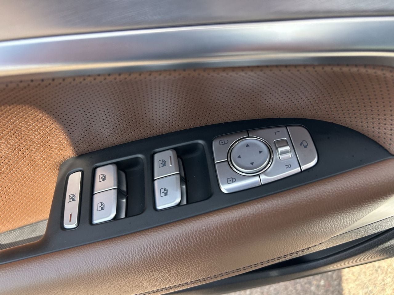 Used 2021 Genesis G70 3.3T RWD image 31