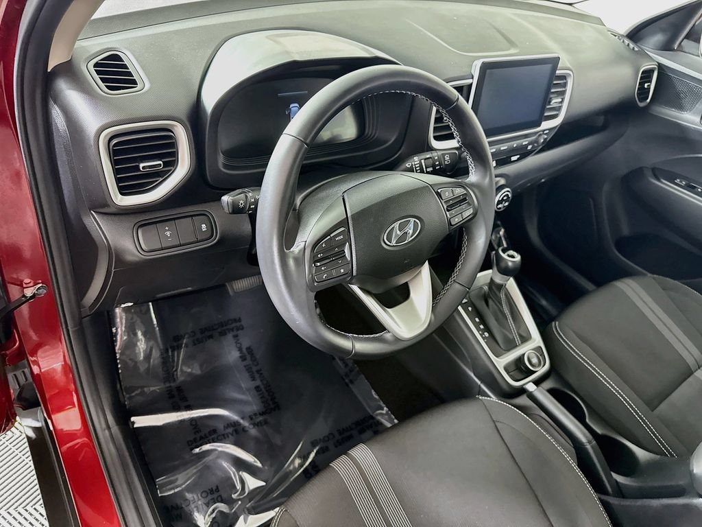 Certified 2024 Hyundai Venue SEL FWD image 19