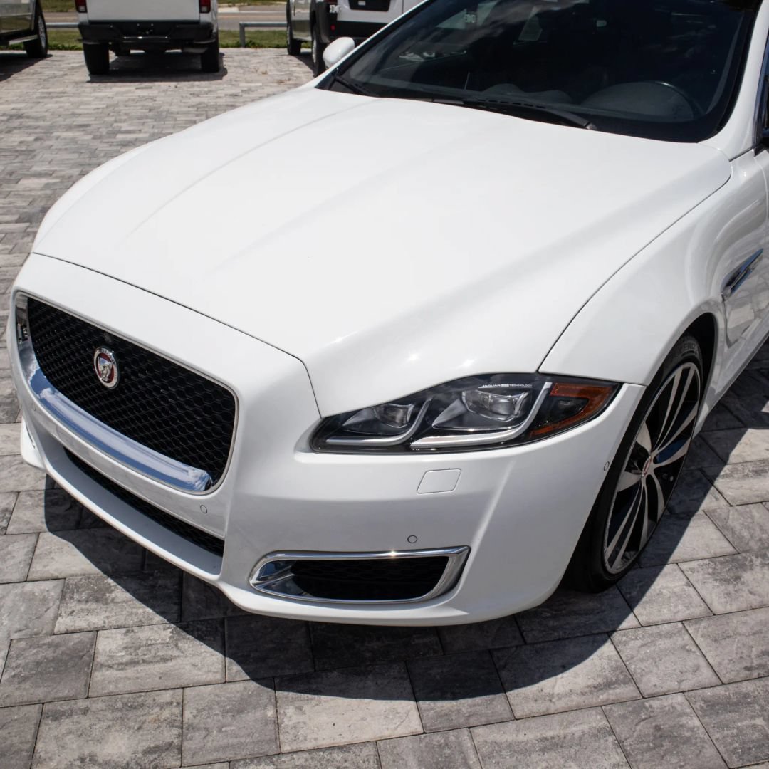 Used 2019 Jaguar XJ L Portfolio RWD image 15