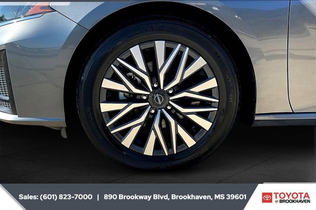 Used 2024 Nissan Altima 2.5 SV image 7