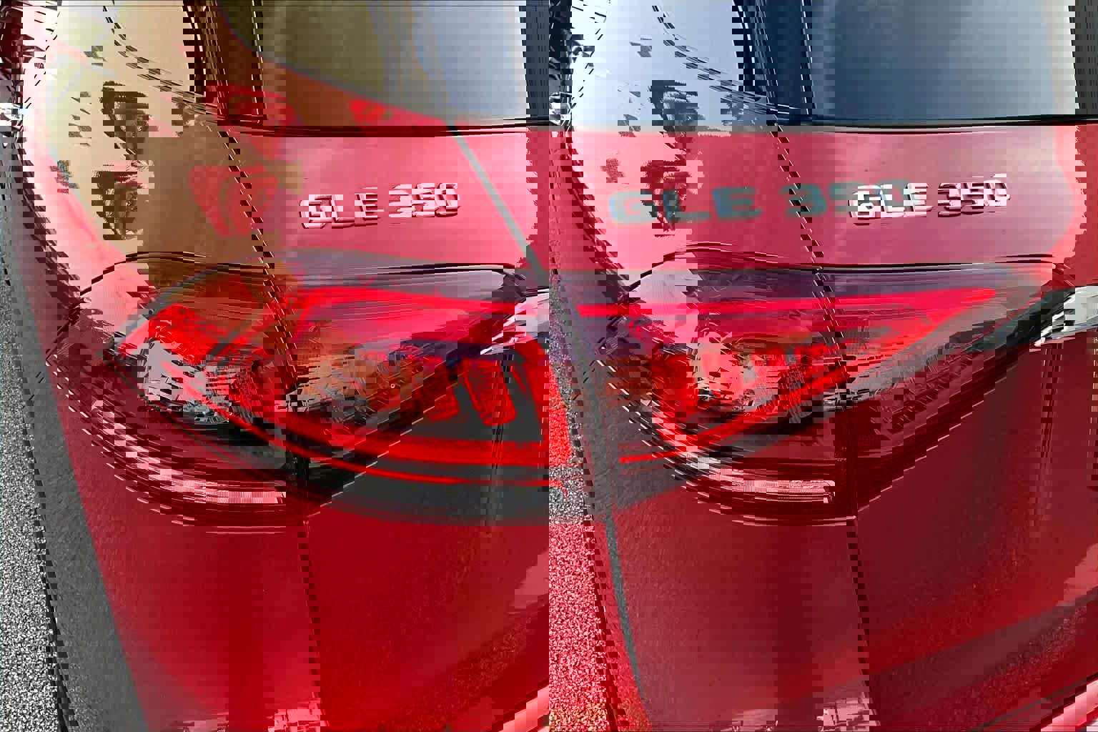 Used 2021 Mercedes-Benz GLE 350 4MATIC w/ Premium Package image 29