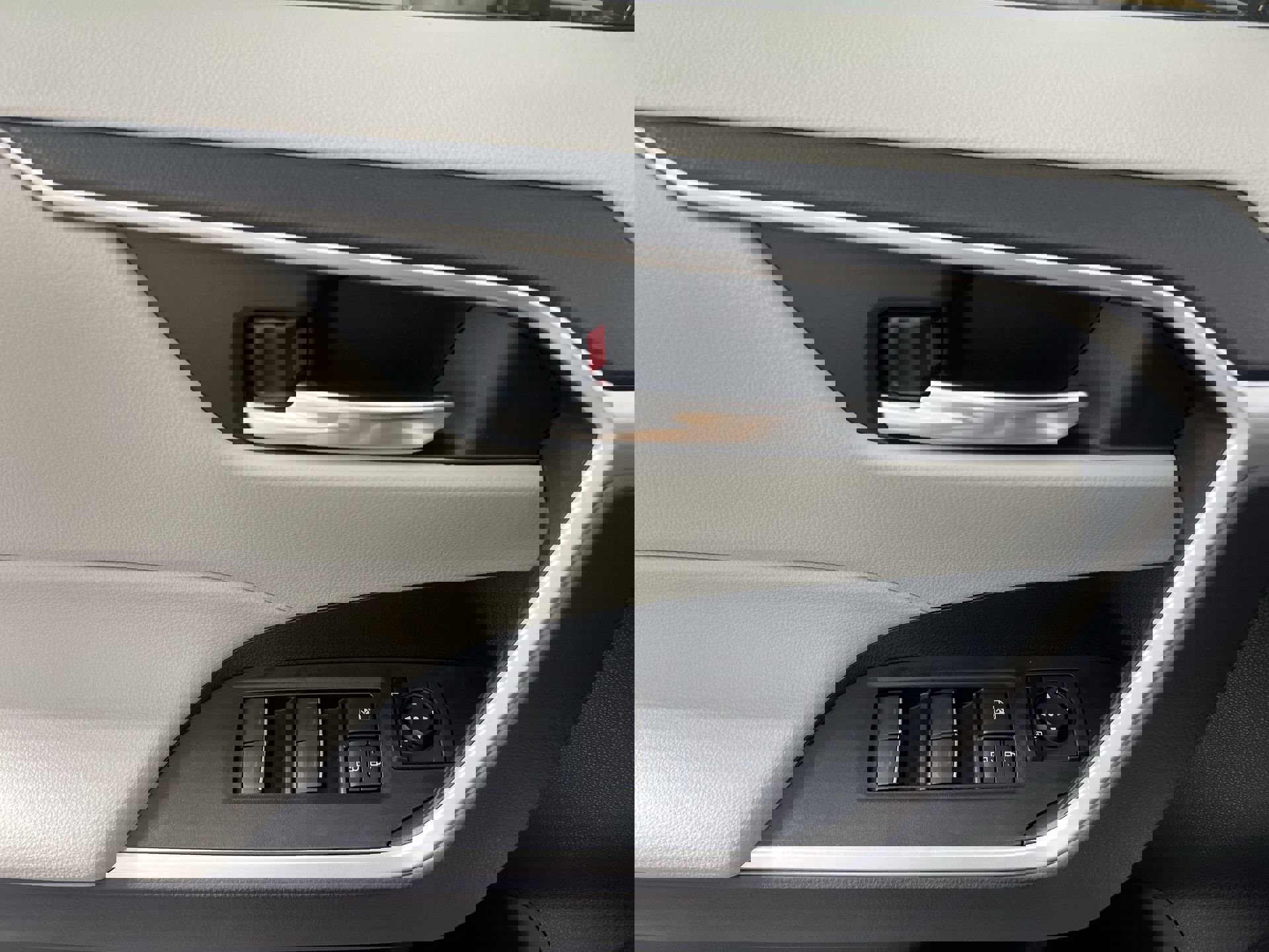 Used 2024 Toyota RAV4 XLE image 16