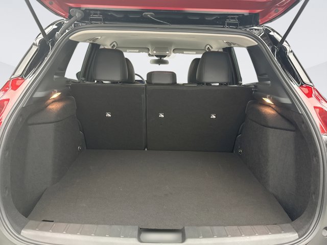 Used 2025 Nissan Kicks SR AWD/4WD image 19