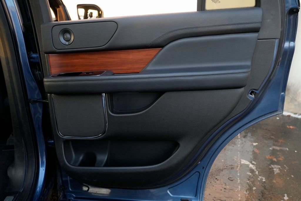 Used 2019 Lincoln Navigator Select image 39