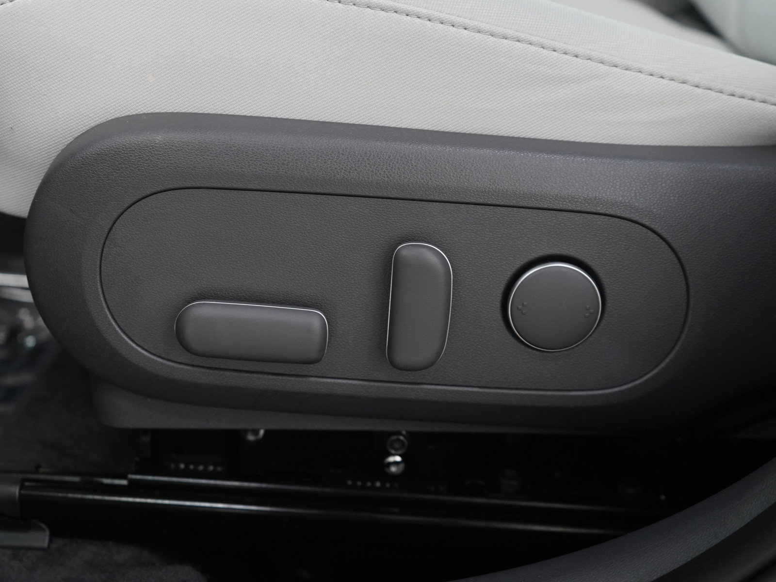 Used 2025 Hyundai Kona SEL AWD/4WD image 28