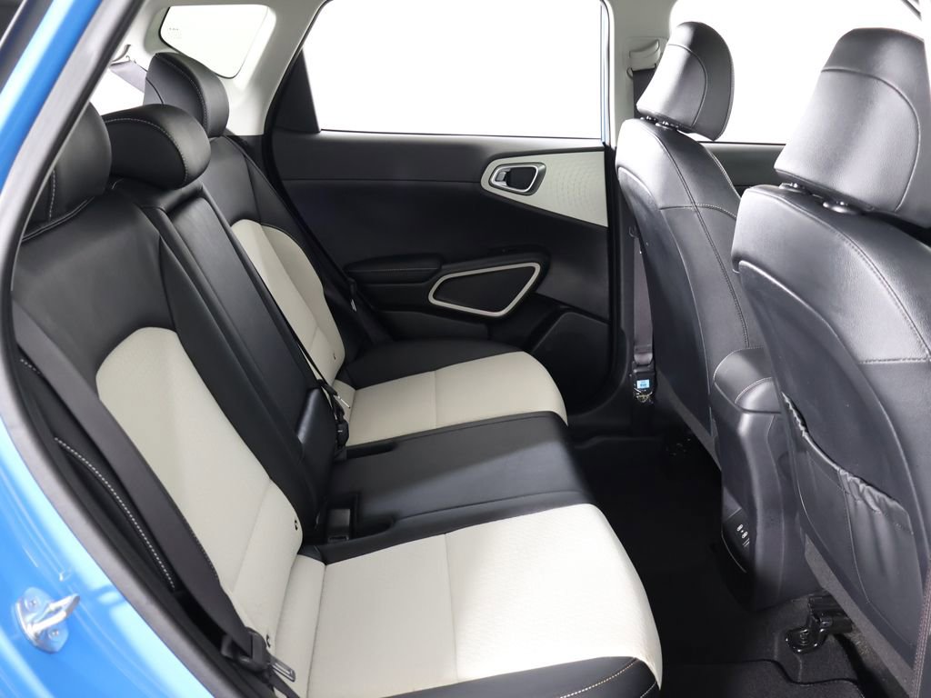 Used 2023 Kia Soul GT-Line FWD image 32