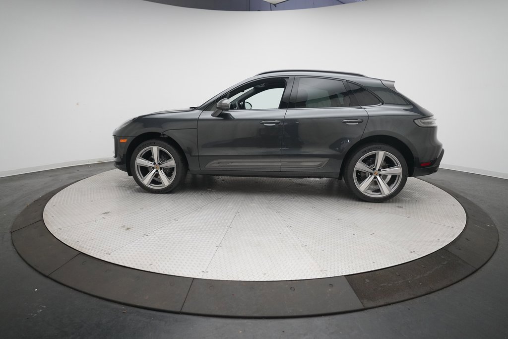 Used 2025 Porsche Macan Turbo image 2