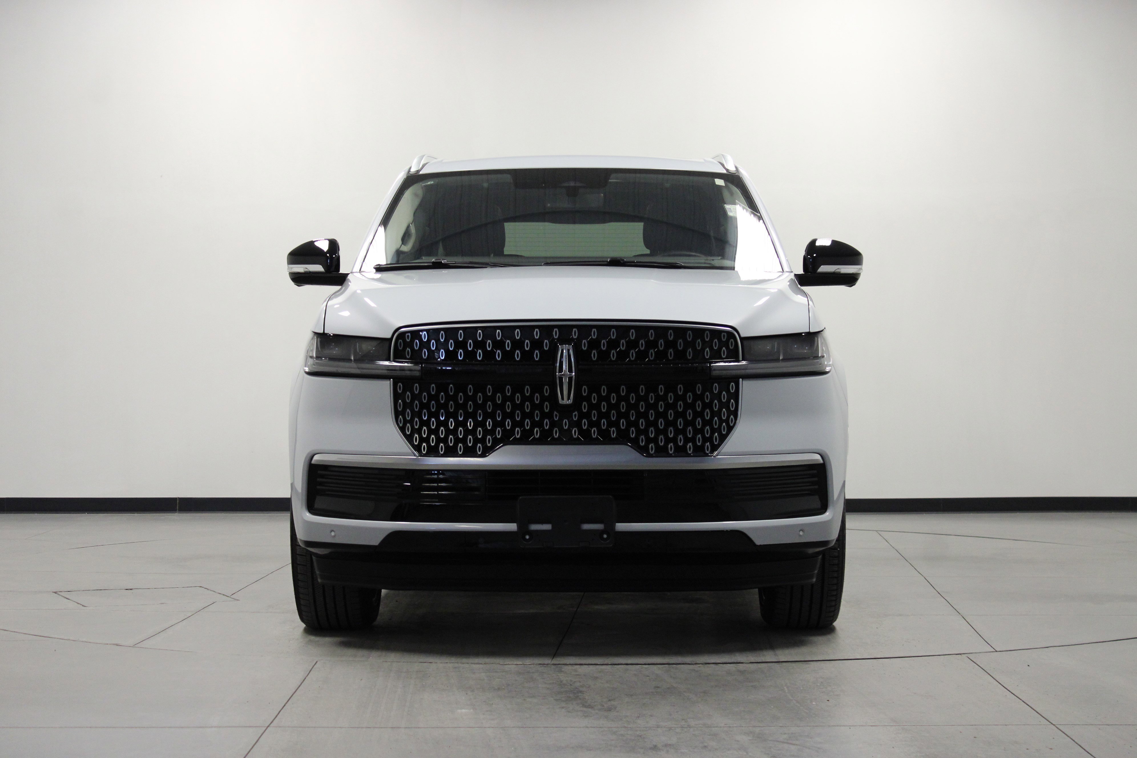 Used 2025 Lincoln Navigator L Reserve image 9