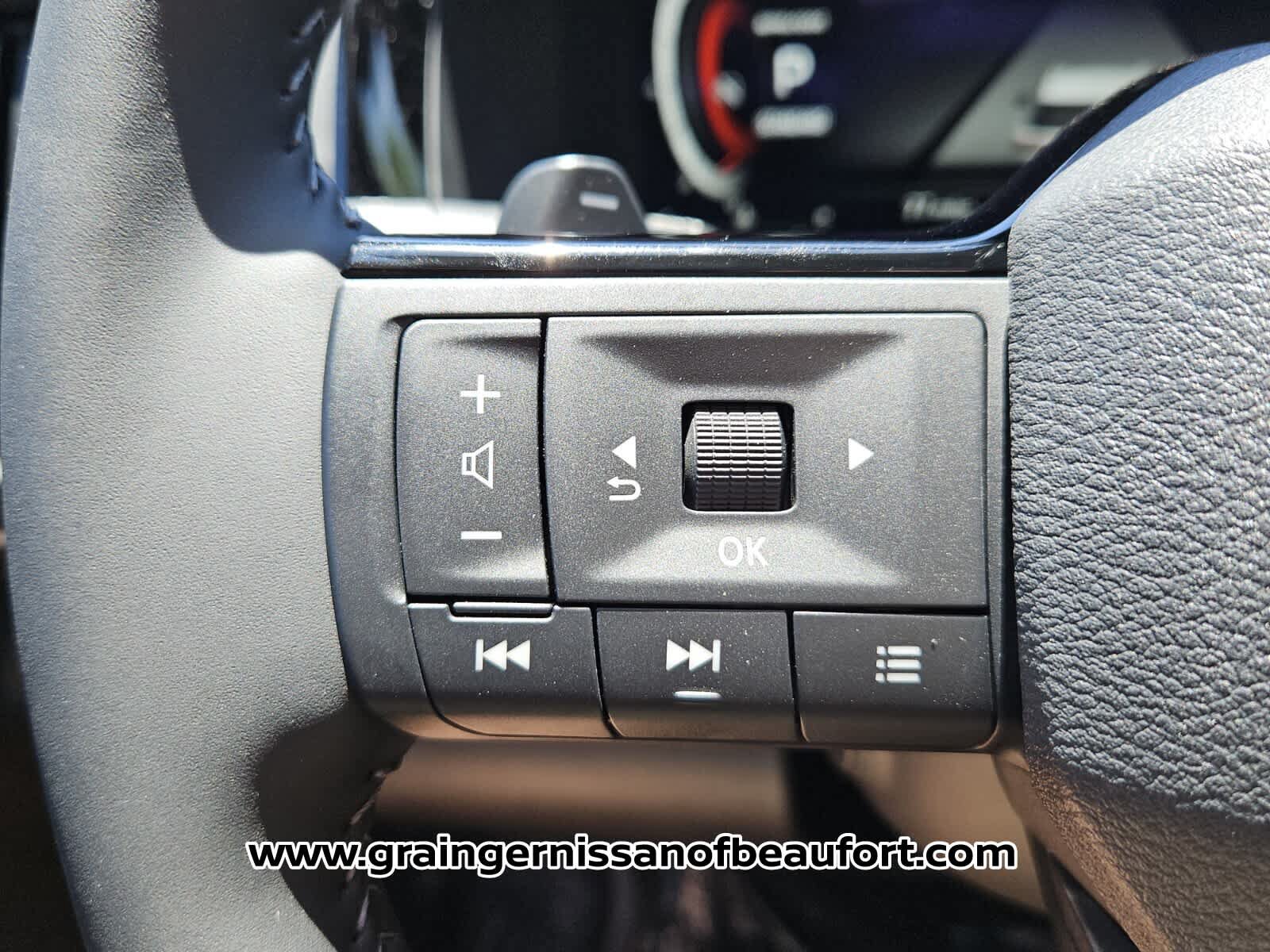 New 2026 Nissan Pathfinder Platinum FWD image 12