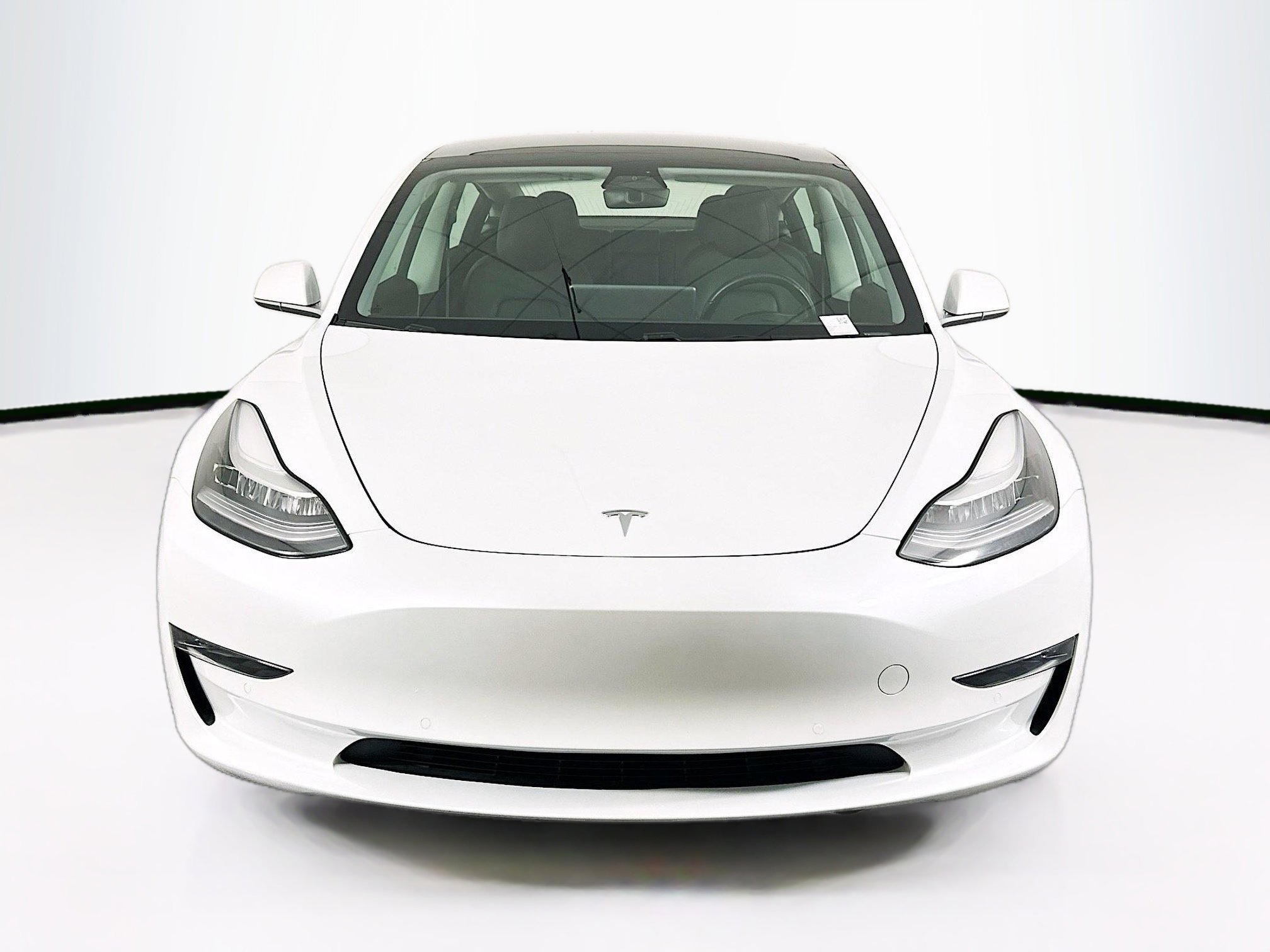 Used 2019 Tesla Model 3 Standard Range Plus image 2