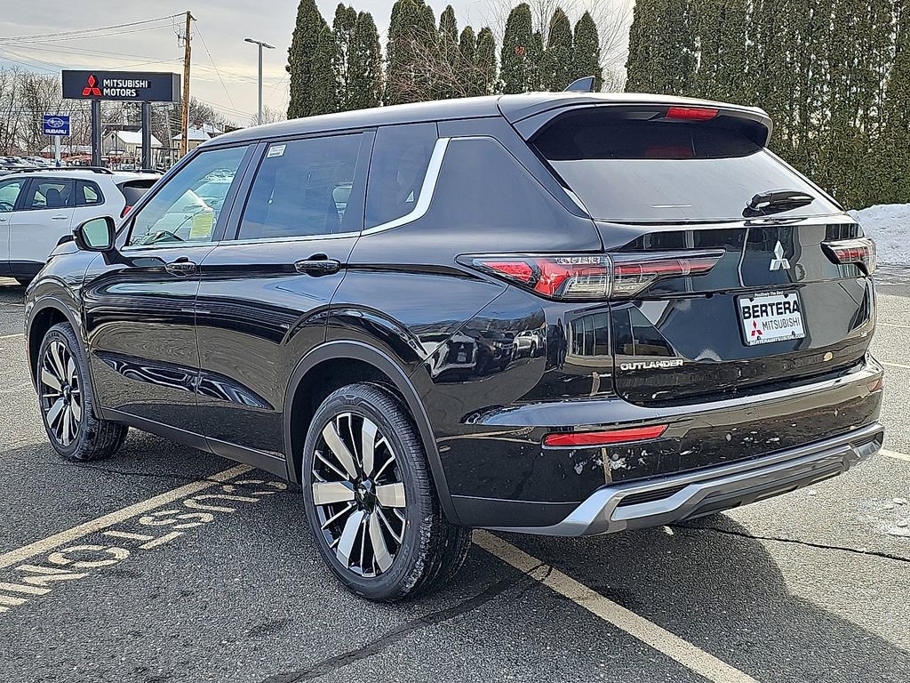 New 2026 Mitsubishi Outlander SE AWD/4WD image 3