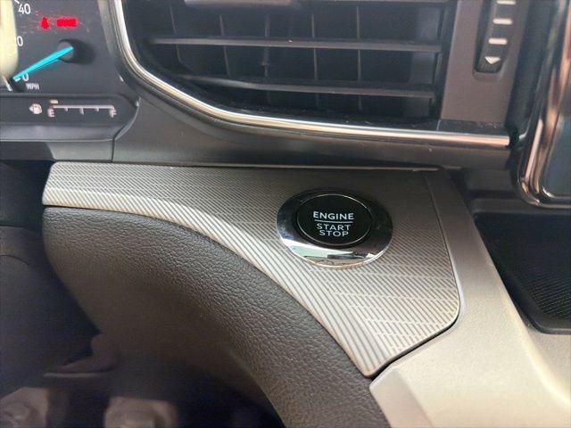 Used 2022 Ford Explorer XLT w/ Equipment Group 202A image 34