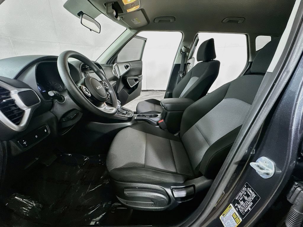 Used 2022 Kia Soul LX FWD image 16