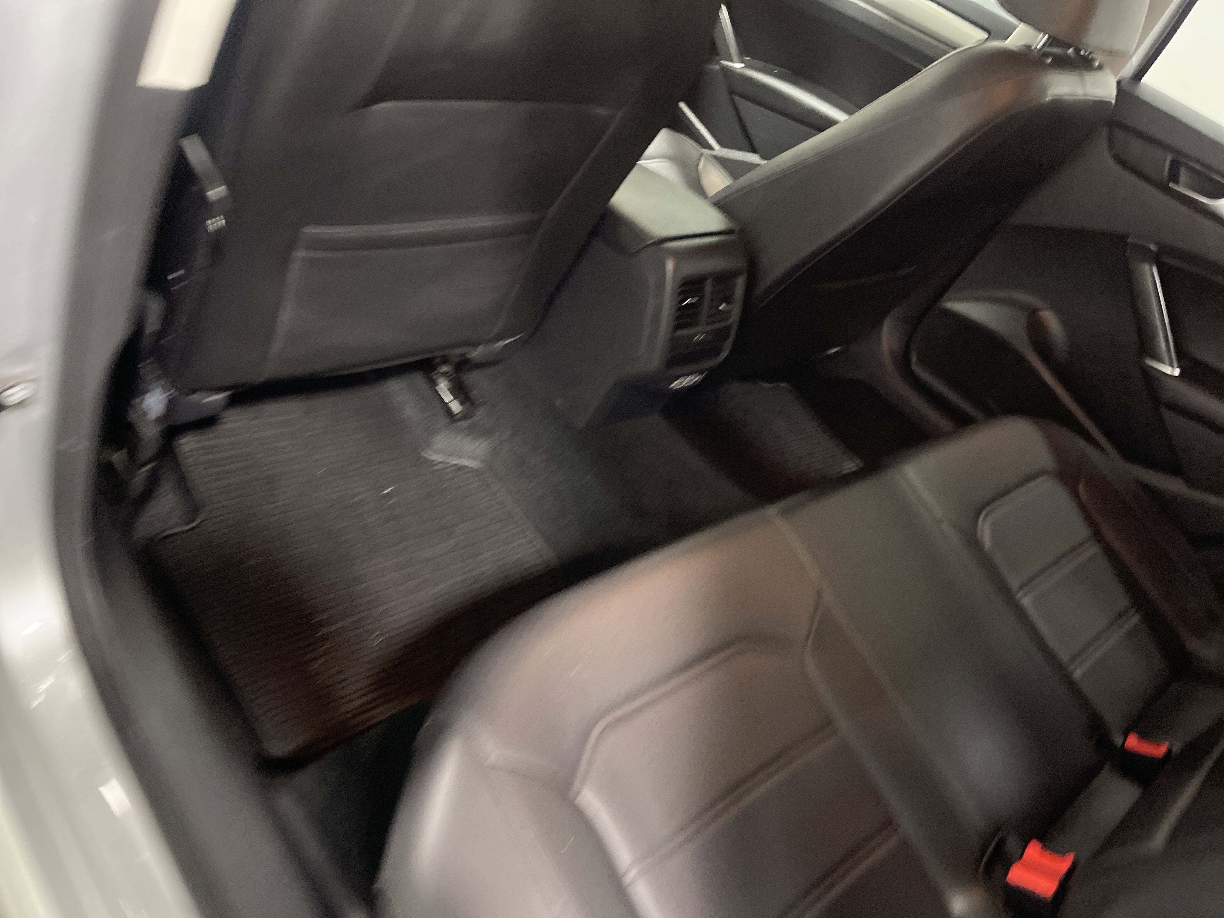 Used 2020 Volkswagen Passat 2.0T SE image 17