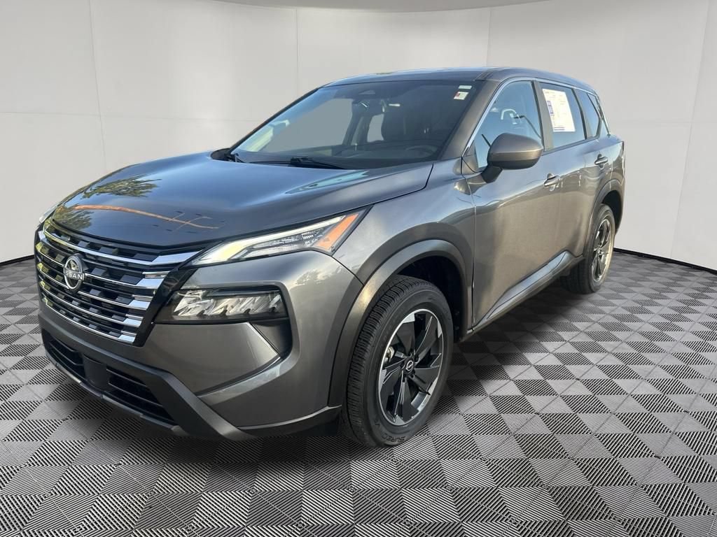 Used 2025 Nissan Rogue SV AWD/4WD image 3
