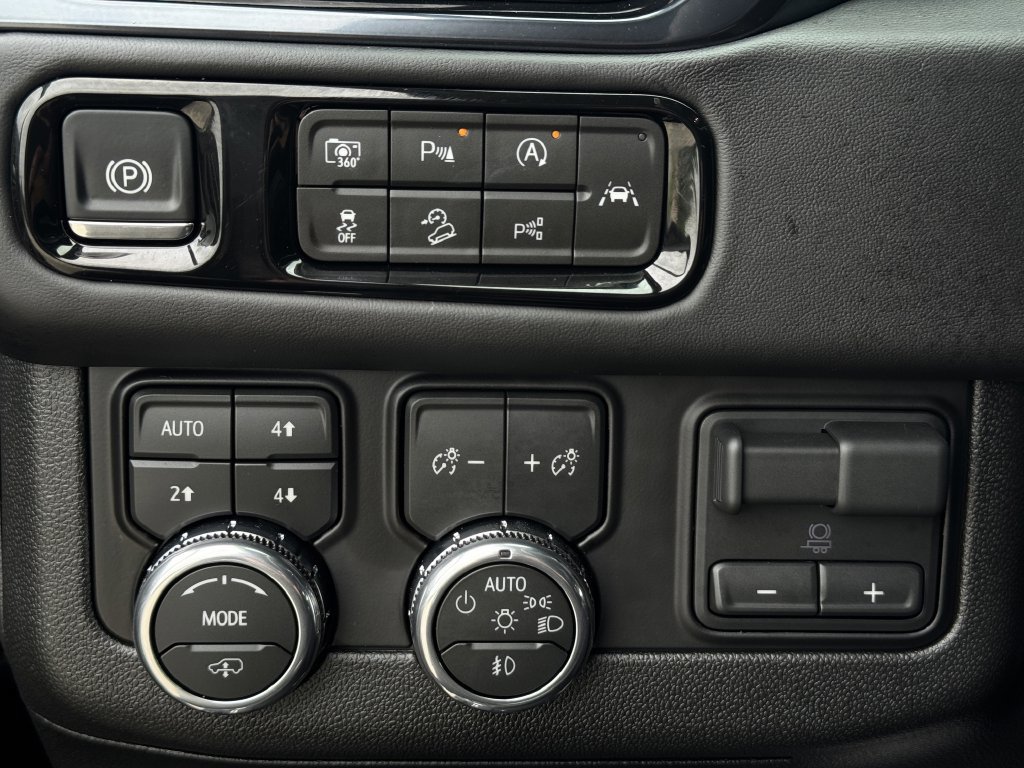 Used 2026 GMC Yukon AT4 Ultimate AWD/4WD image 22