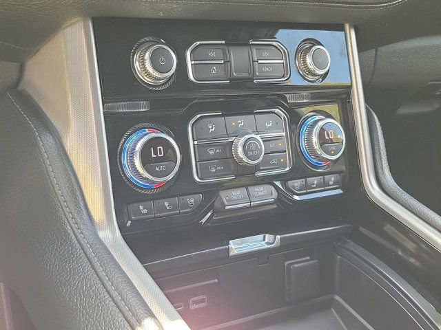 Used 2021 GMC Yukon XL Denali image 32