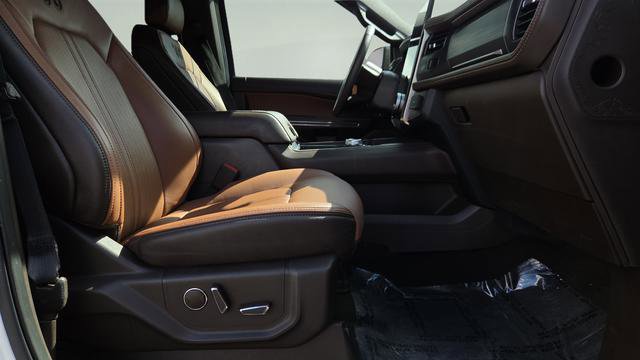 Used 2024 Ford Expedition King Ranch image 16