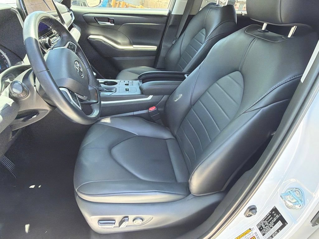 Certified 2025 Toyota Highlander XLE AWD/4WD image 22