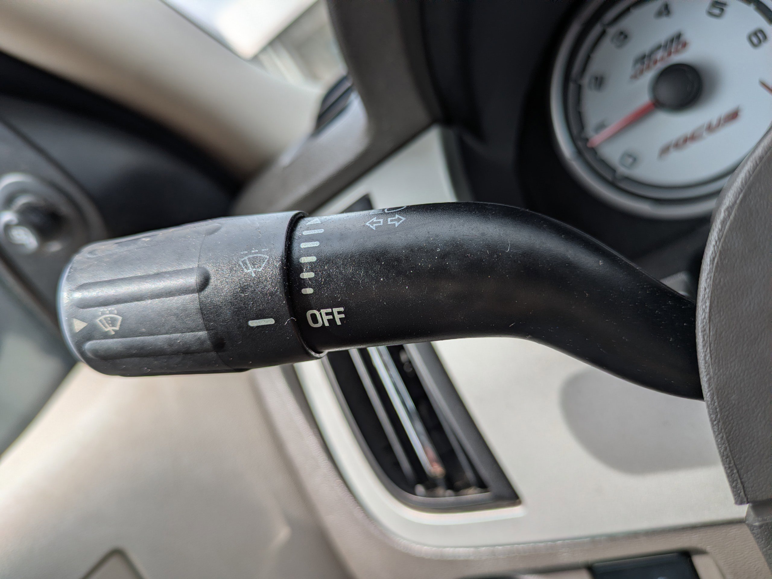 Used 2011 Ford Focus SEL w/ 301A Rapid Spec Order Code image 28