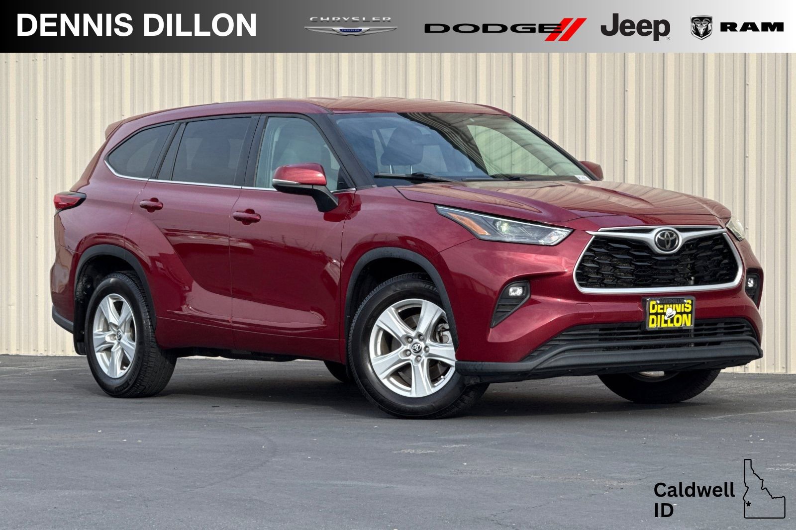 Used 2022 Toyota Highlander LE AWD/4WD image 1
