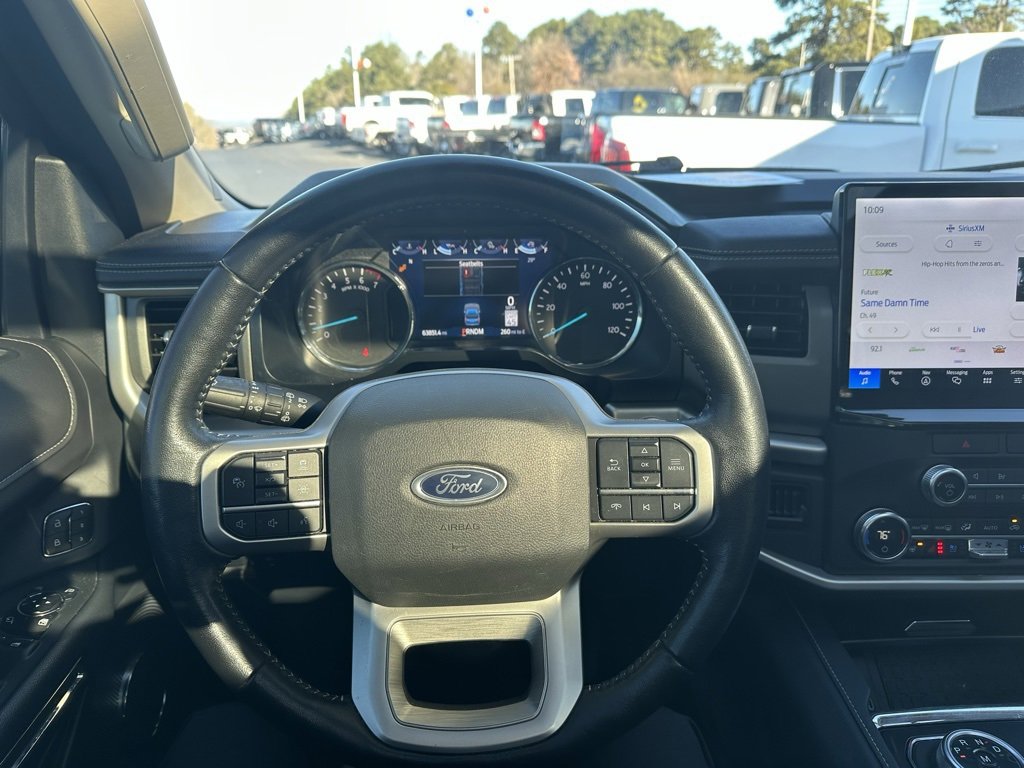 Used 2023 Ford Expedition XLT image 9