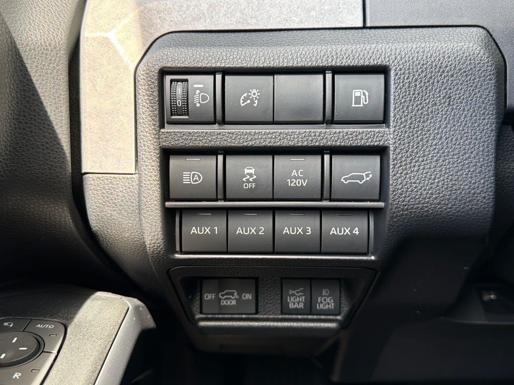 Used 2025 Toyota 4Runner Trailhunter AWD/4WD image 19