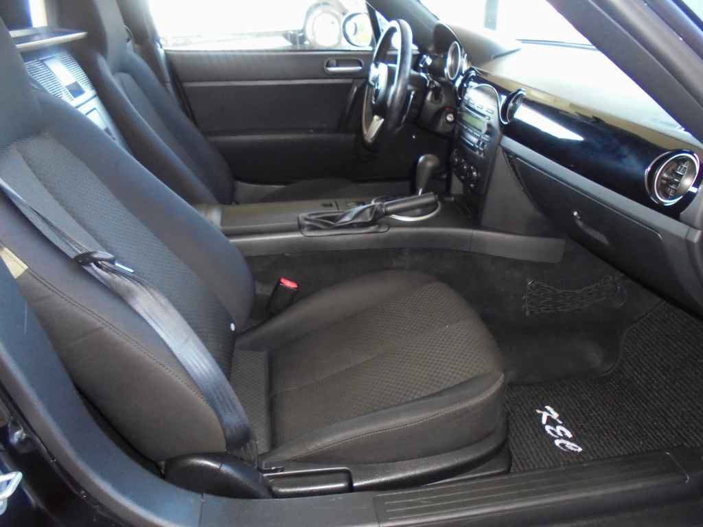 Used 2006 MAZDA MX-5 Miata Touring RWD image 10