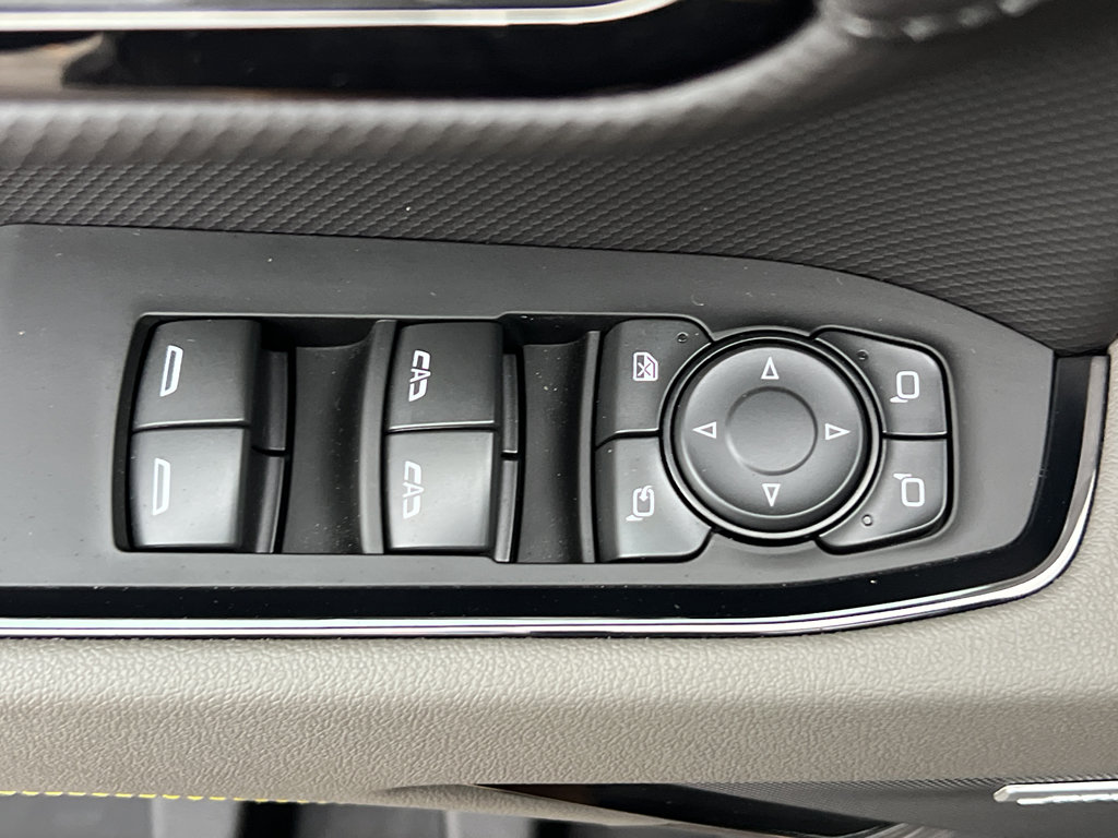 Used 2025 Chevrolet Silverado 1500 ZR2 w/ Technology Package image 14