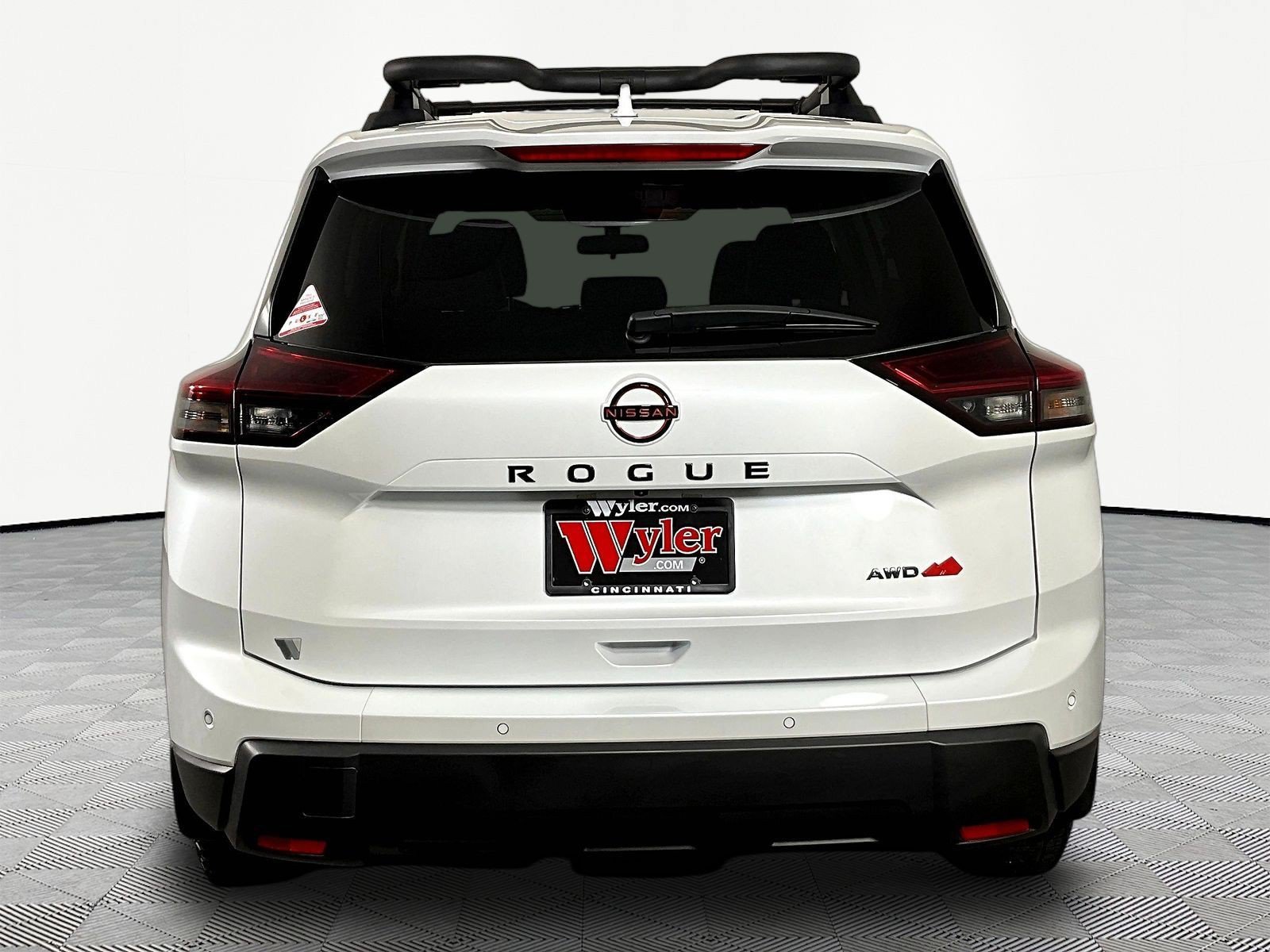 Used 2025 Nissan Rogue SV AWD/4WD image 5