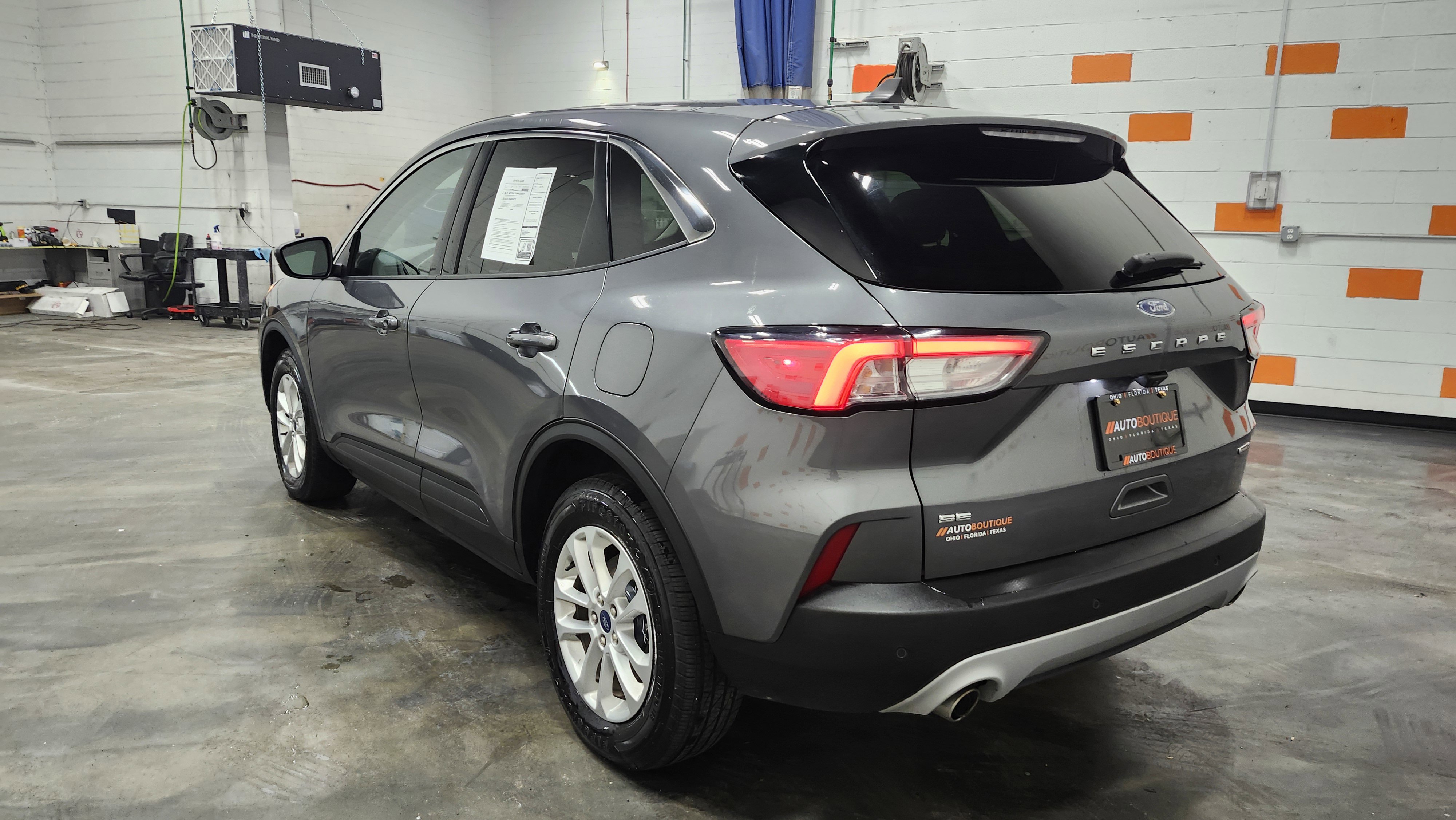 Used 2021 Ford Escape SE image 13