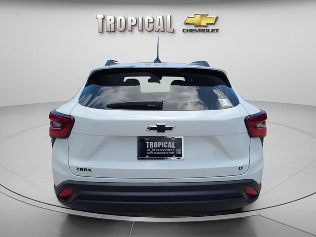 New 2026 Chevrolet Trax LT w/ Midnight Edition FWD image 4