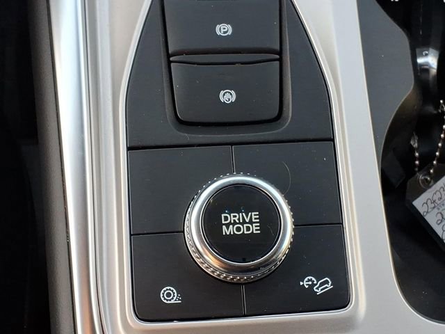 Used 2023 Ford Explorer XLT w/ Equipment Group 202A image 14