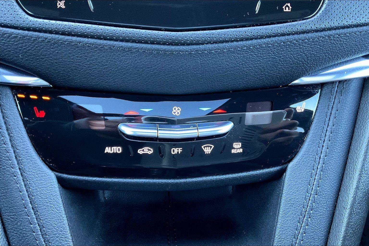 Used 2023 Cadillac XT6 Luxury image 33