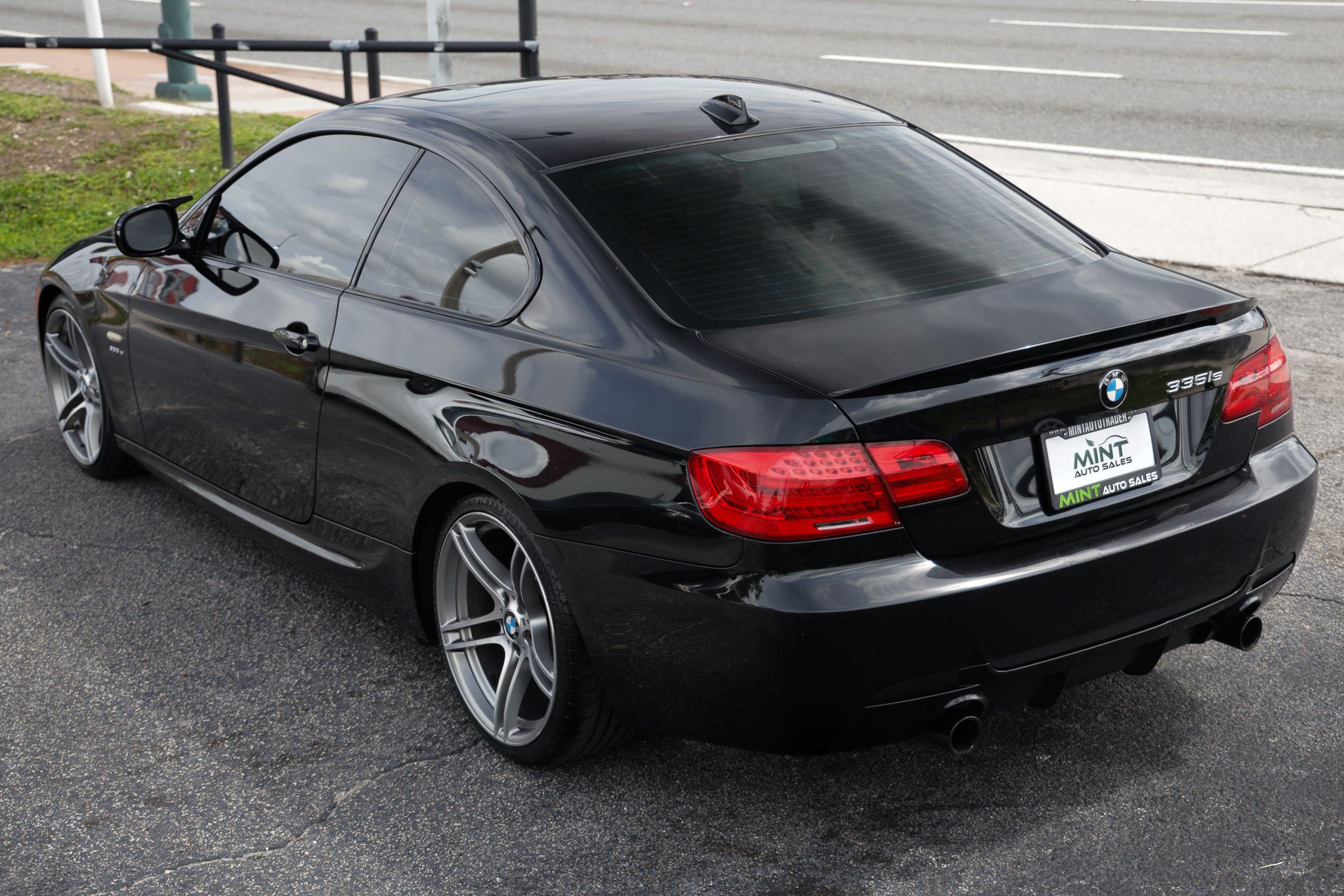 Used 2013 BMW 335is Coupe RWD image 8