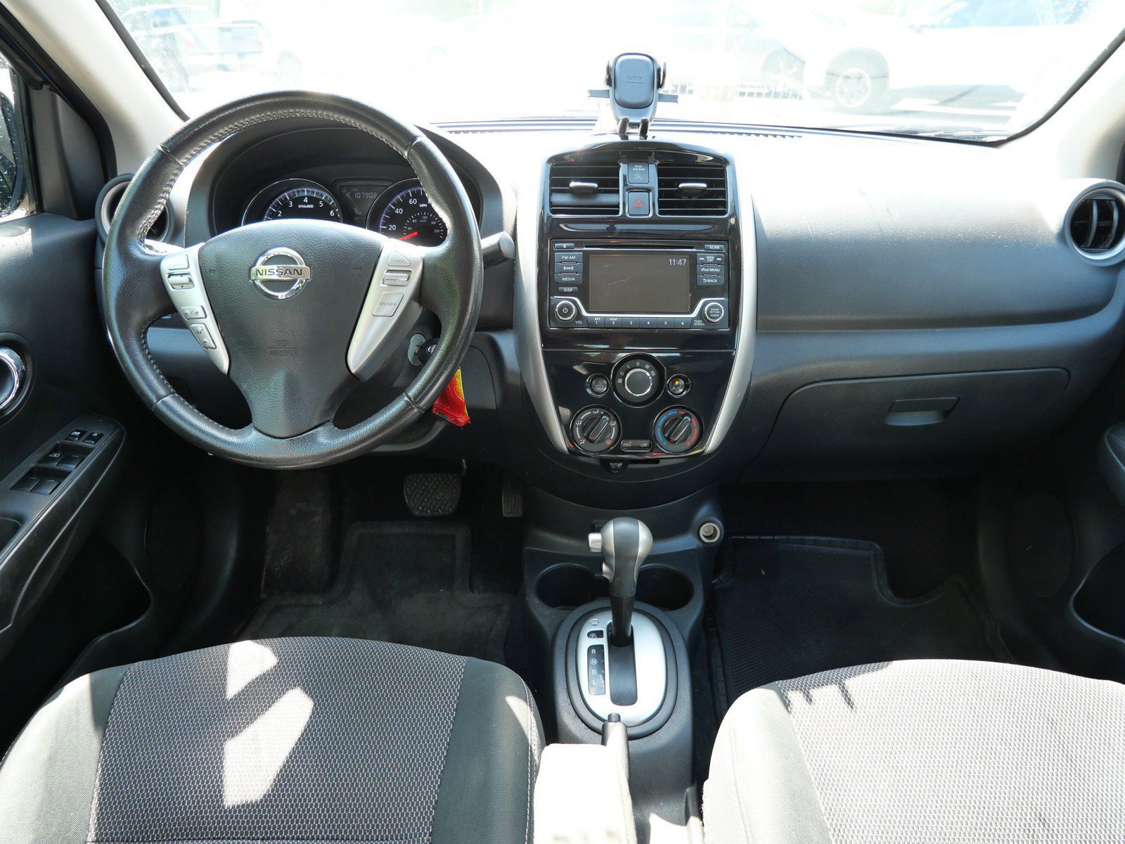 Used 2018 Nissan Versa SV w/ SV Special Edition Package FWD image 13