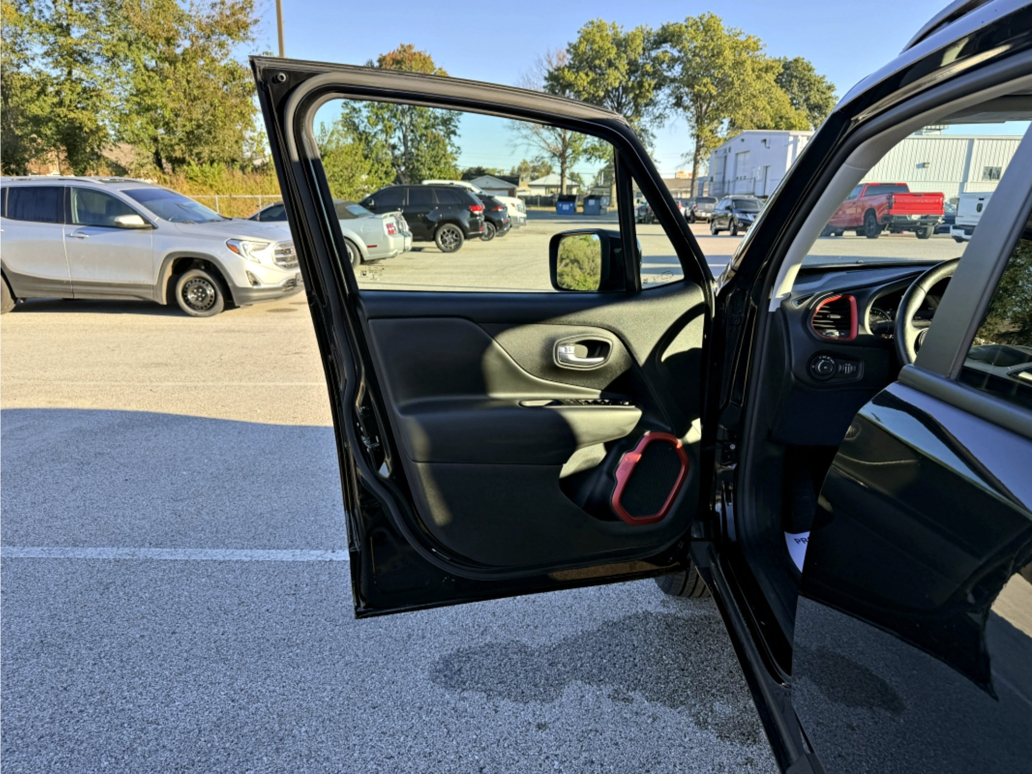 Used 2022 Jeep Renegade Trailhawk w/ Sun/Sound Group AWD/4WD image 17