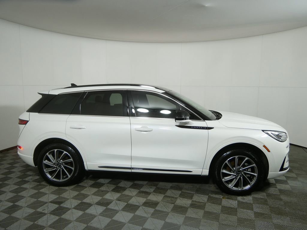 Used 2025 Lincoln Corsair Grand Touring w/ Equipment Group 301A image 2
