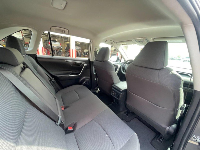Used 2022 Toyota RAV4 LE AWD/4WD image 13